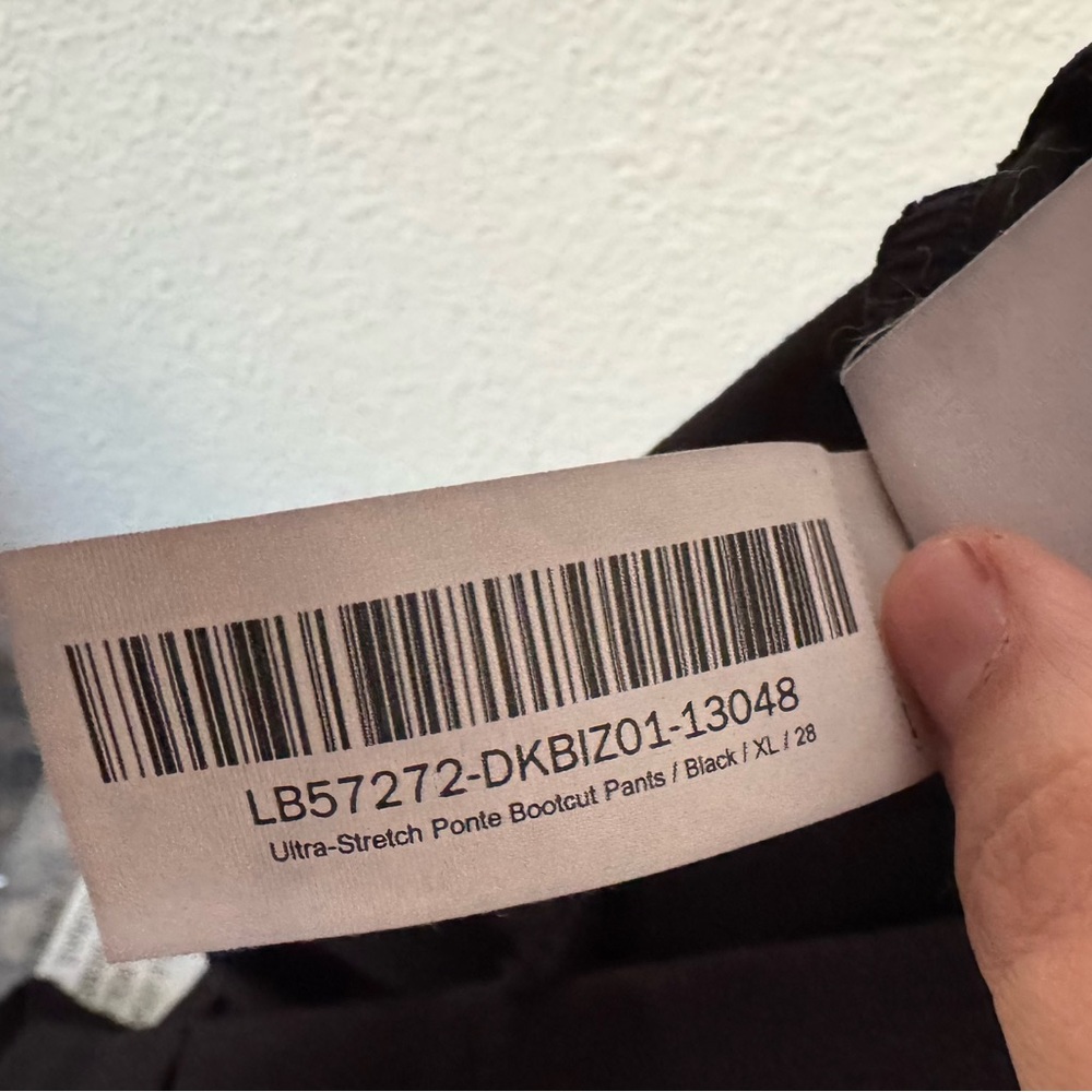 Quince NEW Ultra Stretch Pointe Bootcut Pants Chic Black Workwear XL 28 Inseam - Picture 8 of 10